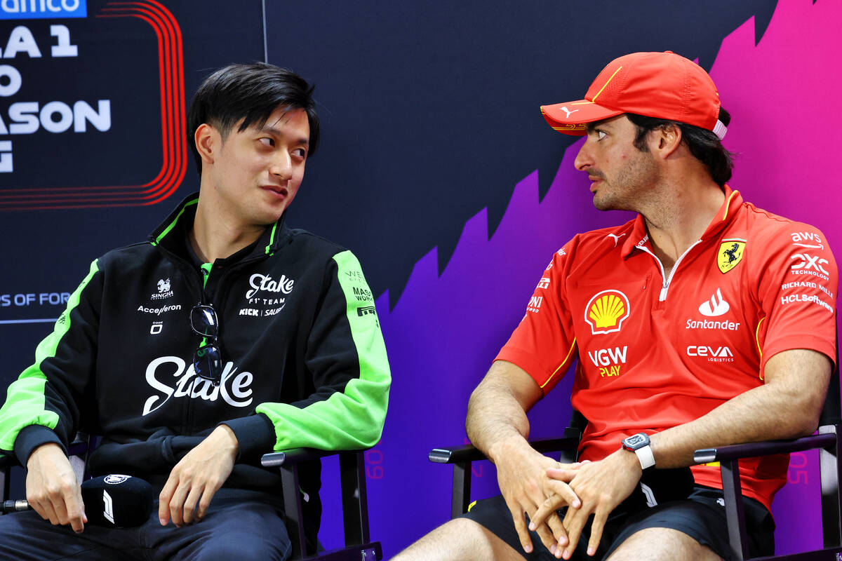 Zhou Guanyu and Carlos Sainz