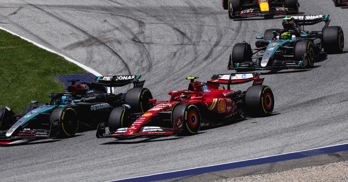 Carlos Sainz, Mercedes 2024 - F1 race start