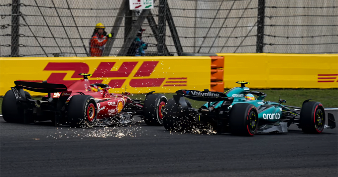 Fernando Alonso (Aston Martin AMR24), Carlos Sainz (Ferrari SF-24)