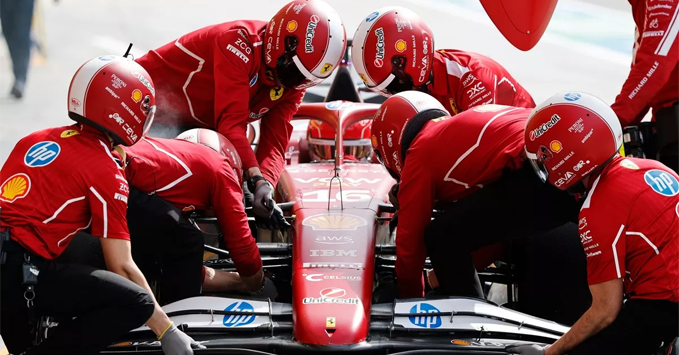 Charles Leclerc, Ferrari SF-25, pit stop, tire